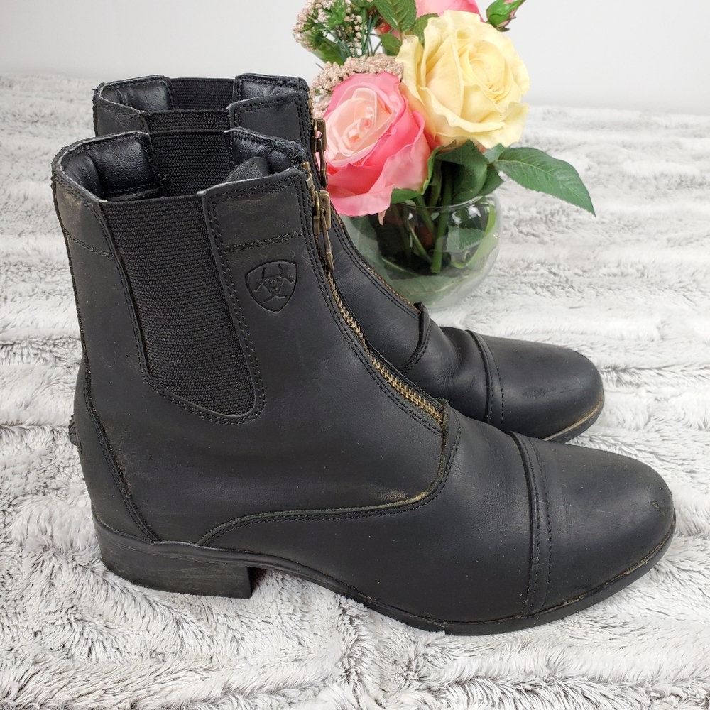 Women's Ariat boots sz 9